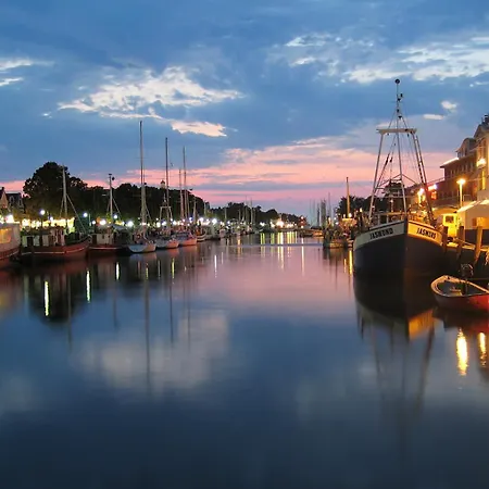 Holiday home Doppelzimmer Bar, Direkt Am Alten Strom Rostock